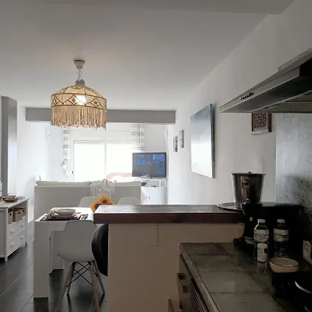 Wonderful Seaviews Only Adults Apartment *
