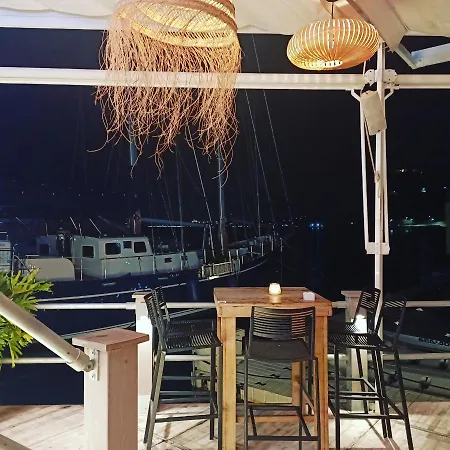 Wonderful Seaviews Only Adults Apartment *